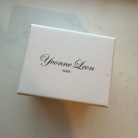 Yvonne Léon 9K Yellow Gold Diamond & Mother of Pearl Pear Signet Ring - Picture 7 of 9